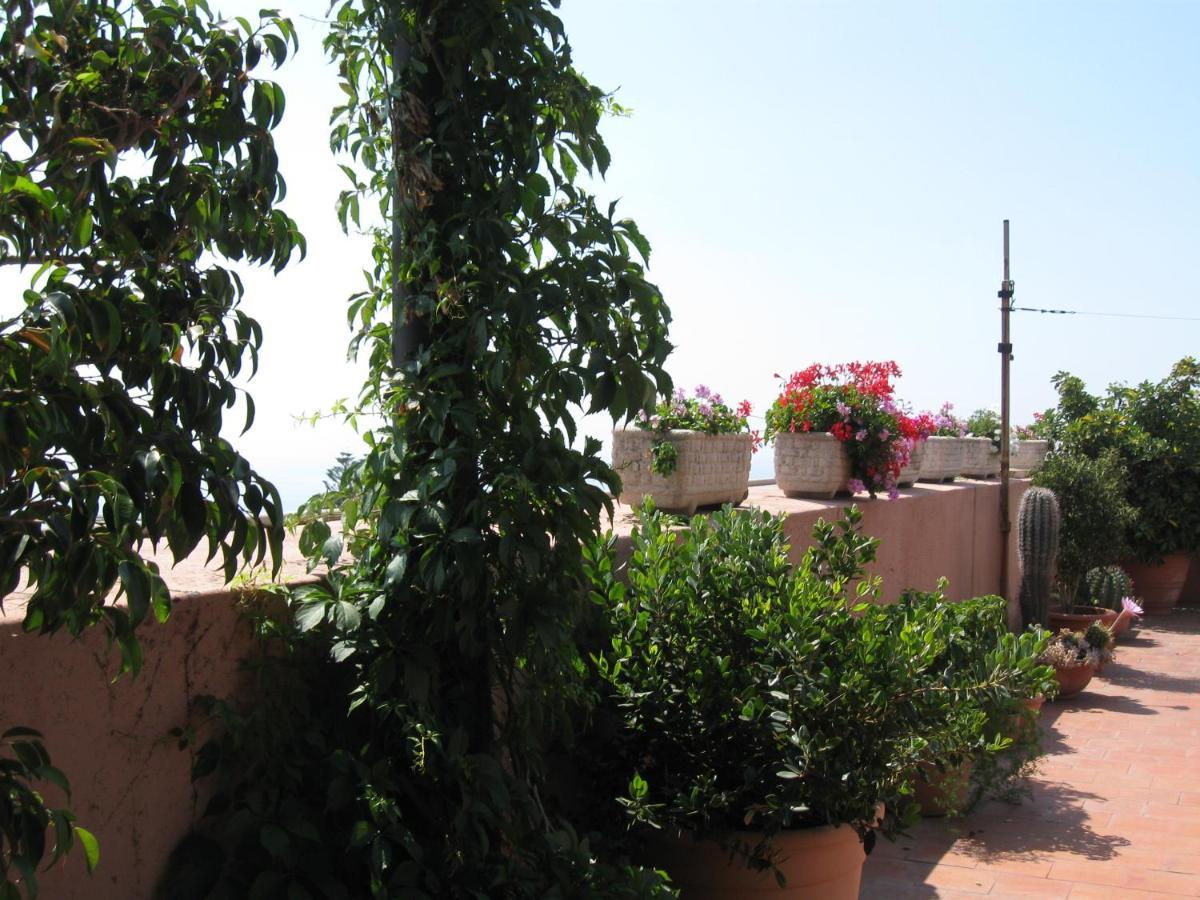 A casa di Tommy B&B Acireale Bagian luar foto